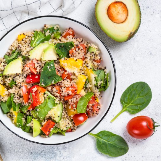 Салат з кіноа і тунця
