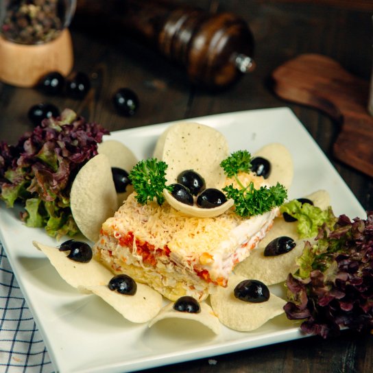 Салат «Соняшник» з куркою і морквою по-корейськи