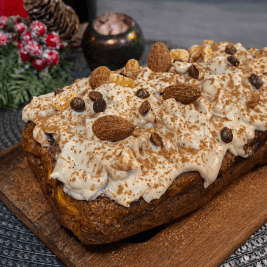 Морквяний кекс з сирним кремом