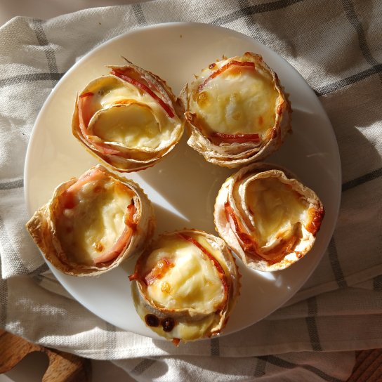 Рулетики з лаваша на сніданок