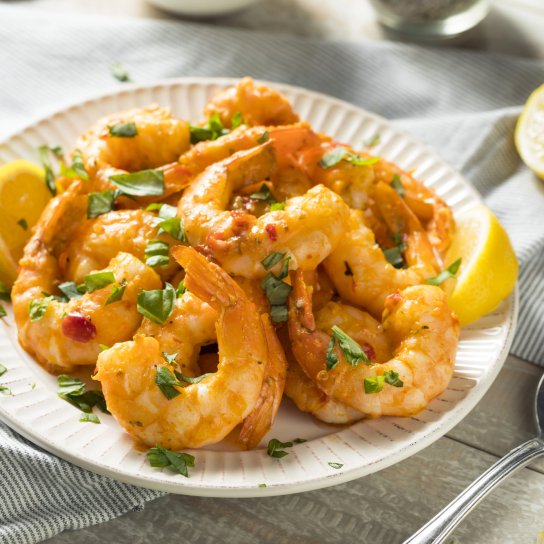 Креветки гриль з гострим м'ятним соусом