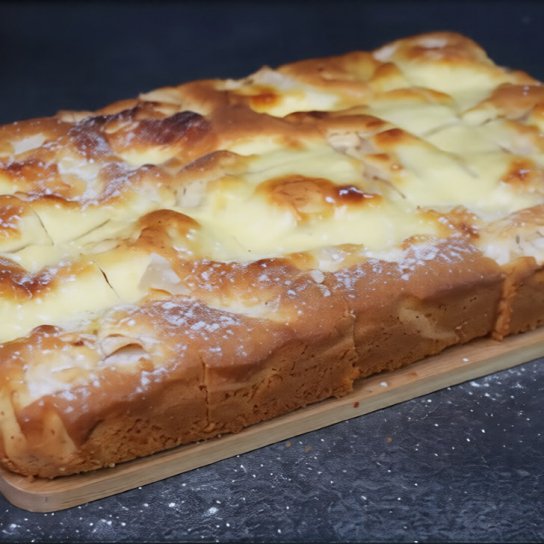 Шарлотка з яблуками “Королівська”