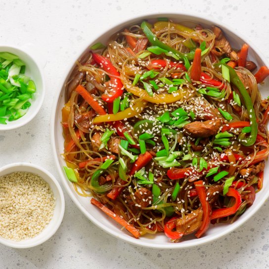 Фунчоза з куркою і овочами