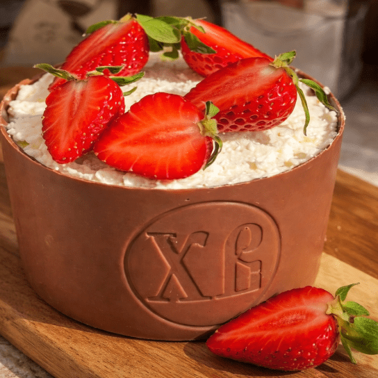 Сирна паска в шоколадному корпусі