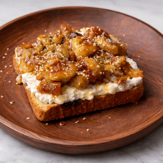 Тости з карамелізованими бананами