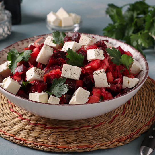 Салат із буряка та фіолетової цибулі