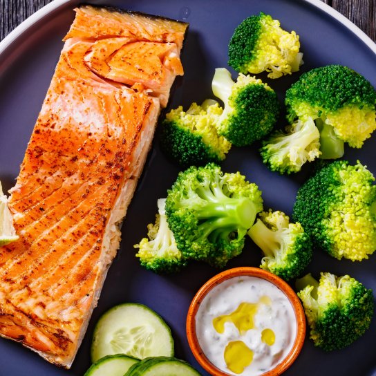 Лосось з овочами в соусі теріякі