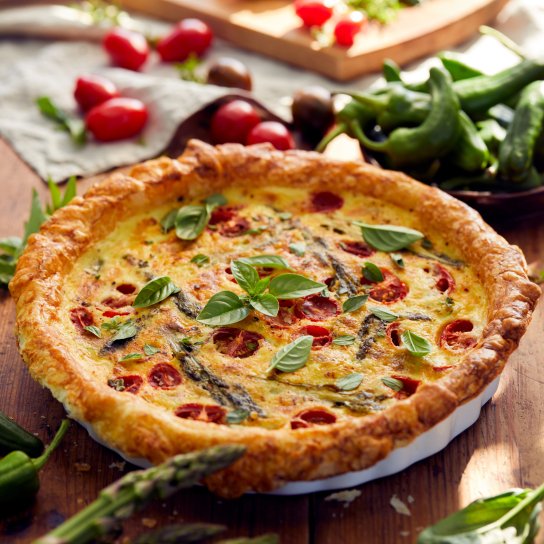 Безглютеновий тарт з сиром і овочами