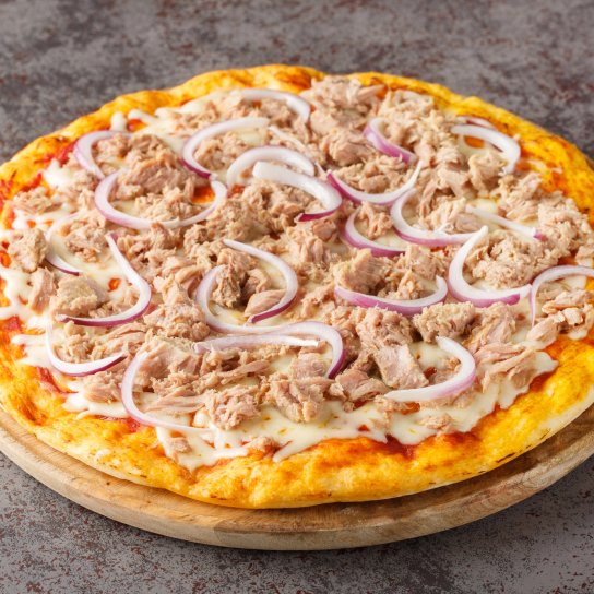 Білкова піца з вершковим сиром та тунцем