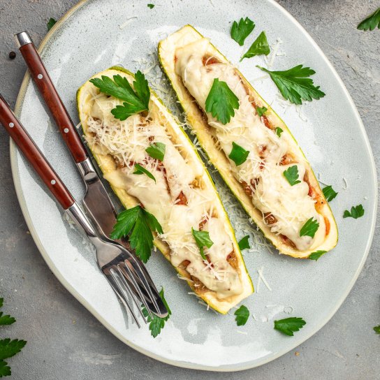 Кабачкові човники з білковою начинкою