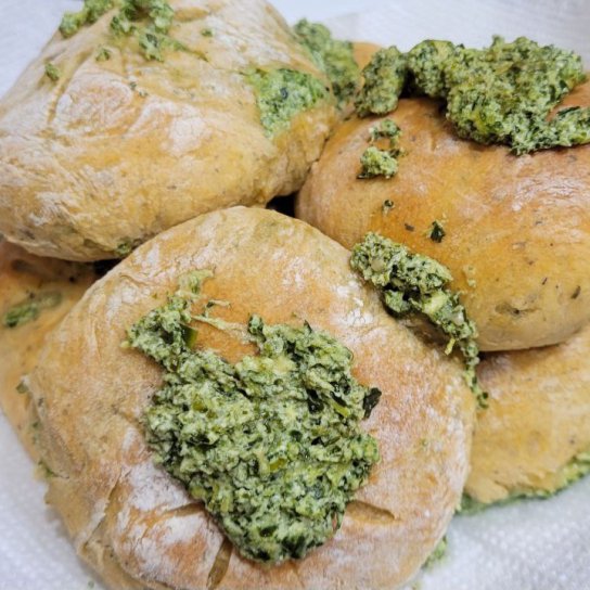 Пиріжки з сиром та шпинатом
