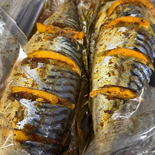 Запечена скумбрія з апельсином та імбиром