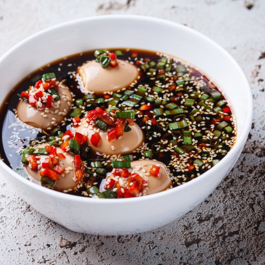 Мариновані яйця у соєвому соусі