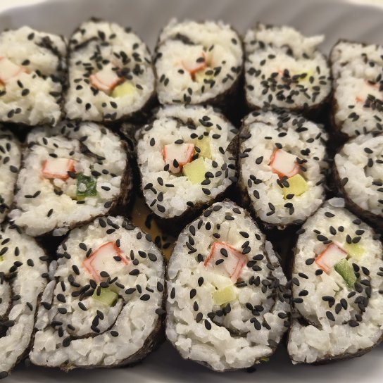 Роли з крабовими паличками