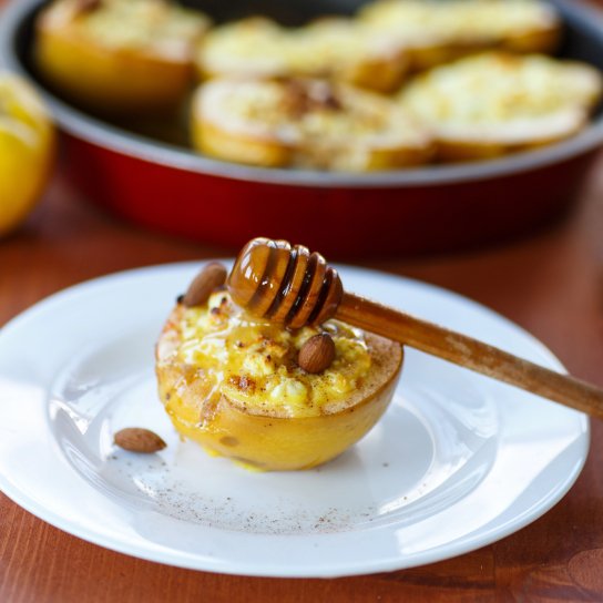 Айва запечена із сиром