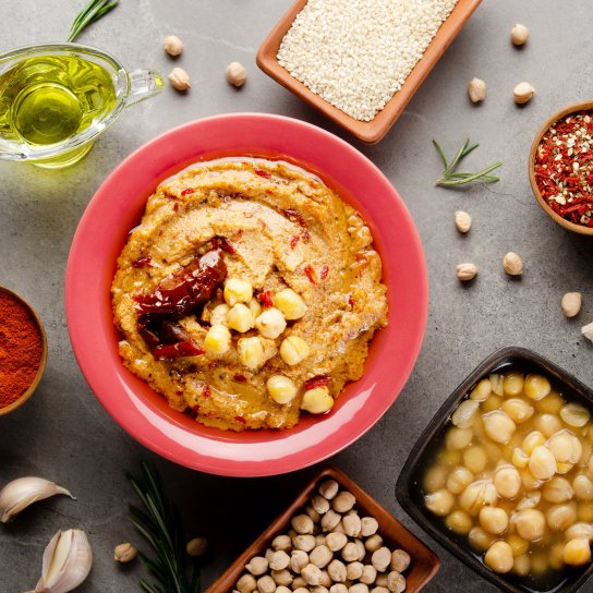 Хумус із в'ялених помідорів