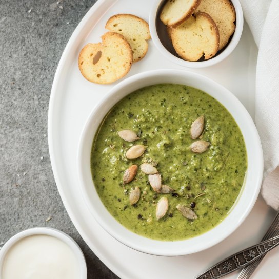 Крем-суп зі шпинату та артишоків