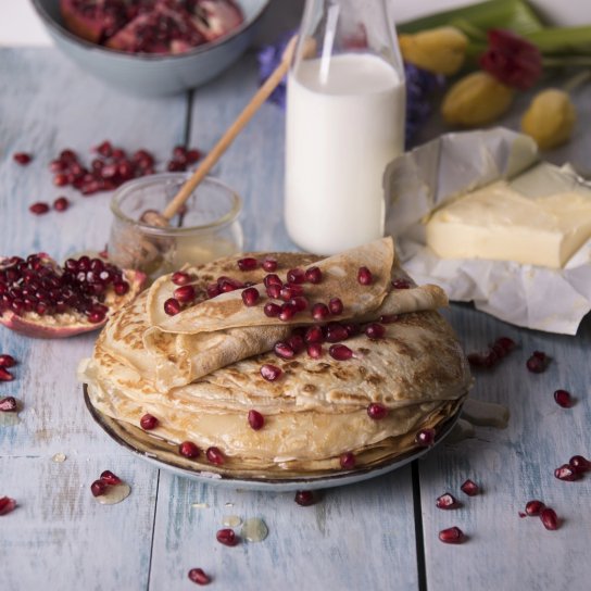 Протеїнові млинці з гранатом та шоколадом