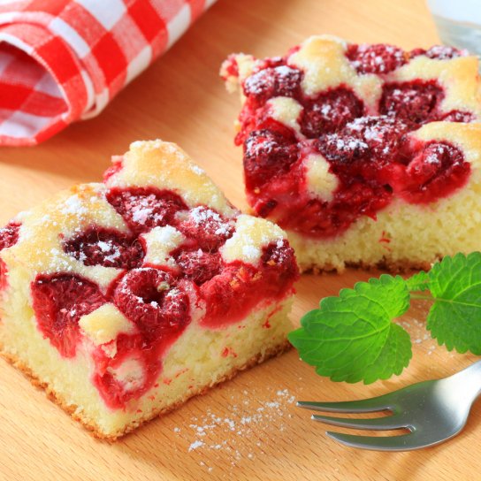 Пиріг з сиром і малиною