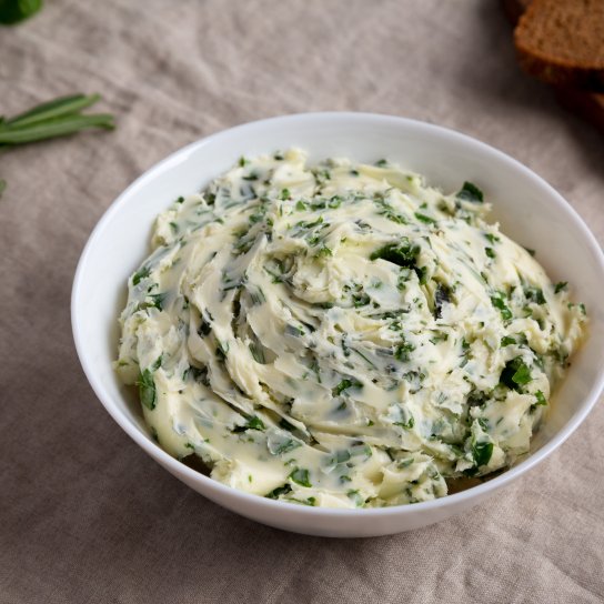 Простий соус з вершковим маслом і часником