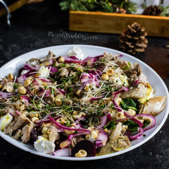 Салат зі скумбрією і буряком