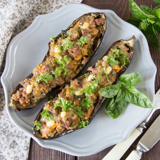 Фарширований баклажан з овочами та тунцем