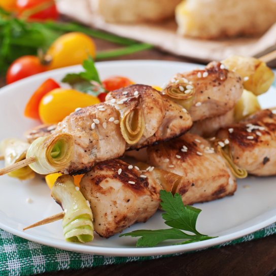 Шашлички з курки і кабачків