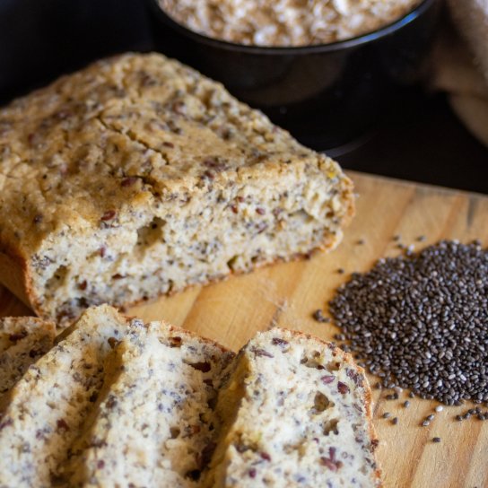 Хліб із яєчних білків з насінням чіа