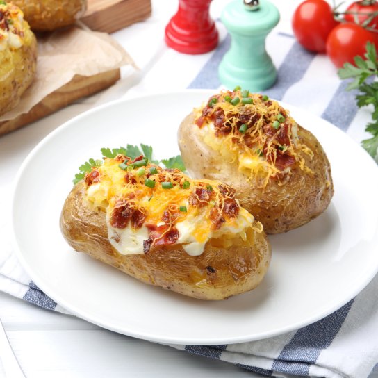 Картопля кумпір із копченою рибою