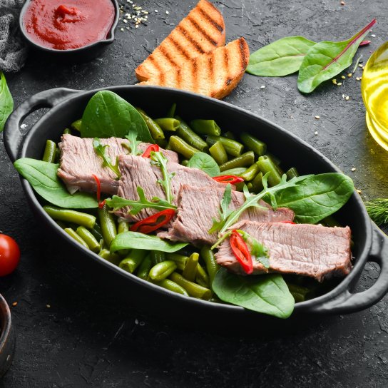 Відварна телятина