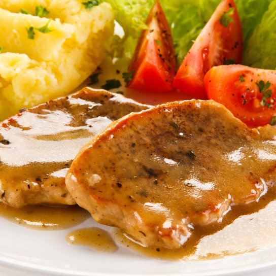 Свинина в яблучно-сметанному соусі