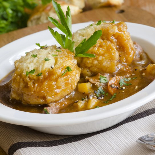 Рагу з куркою та галушками з пармезану