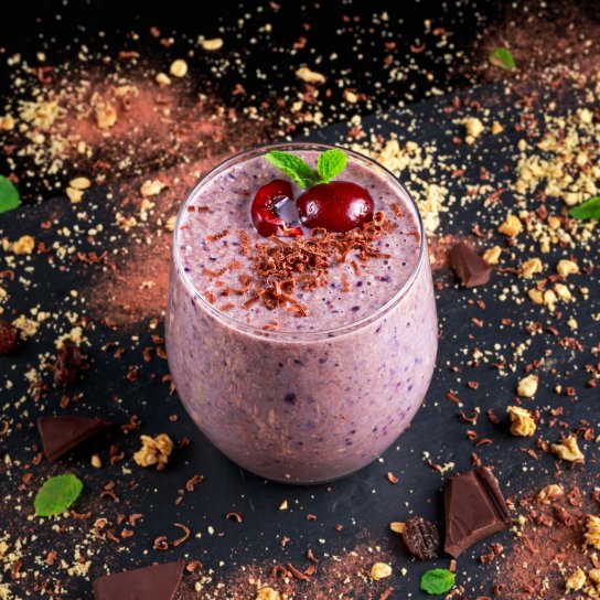 Вівсянка з вишнями та мигдалем