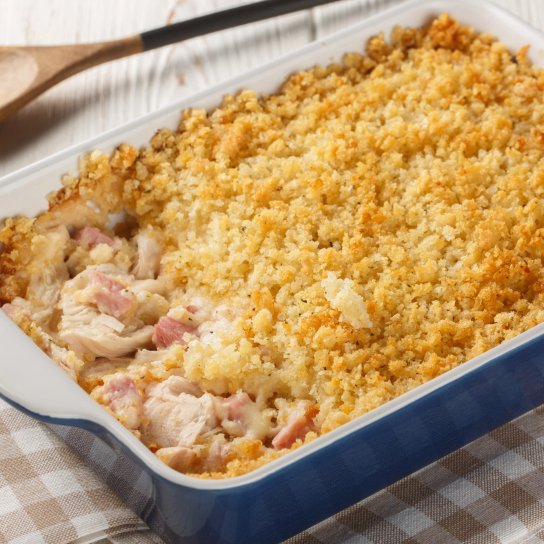 Запіканка з черствого хліба та шинки