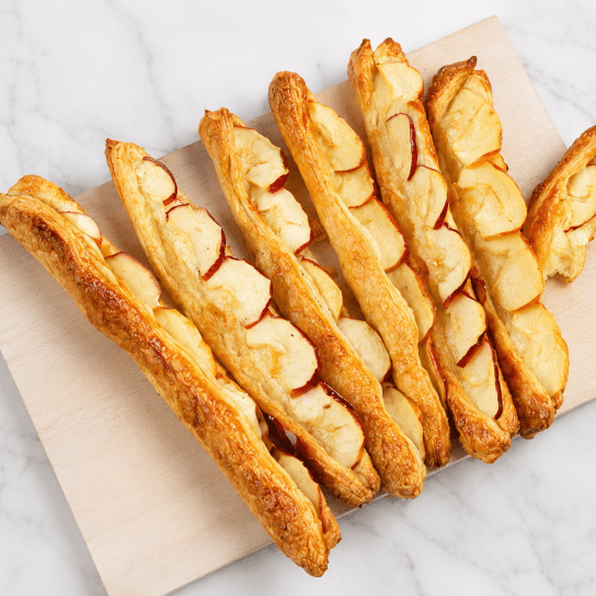 Листкові палички з яблуками