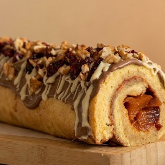 Бісквітний рулет з журавлиною