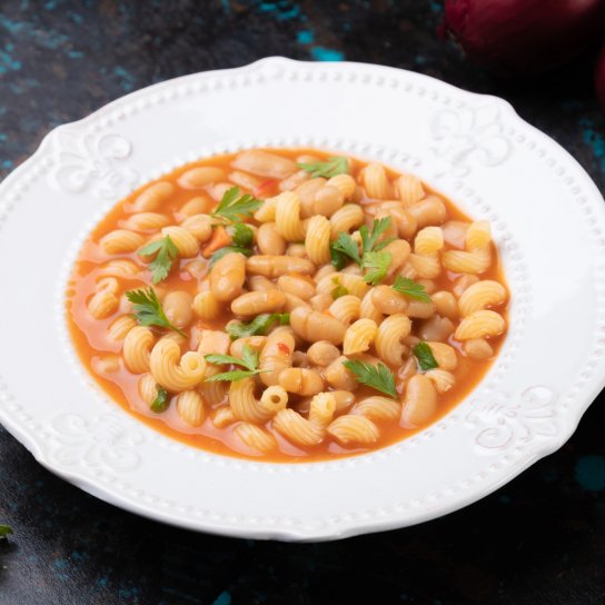 Паста з квасолею та овочами