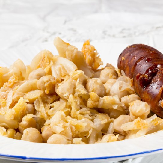 Квашена капуста з нутом