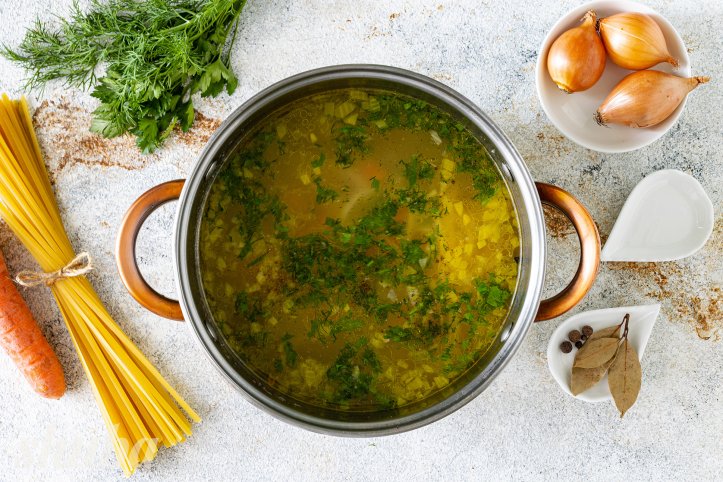 зелень в супі