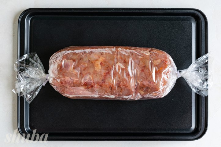 ковбаса в рукаві