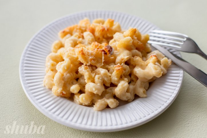 мак енд чіз з моцарелою, чедером та пармезаном