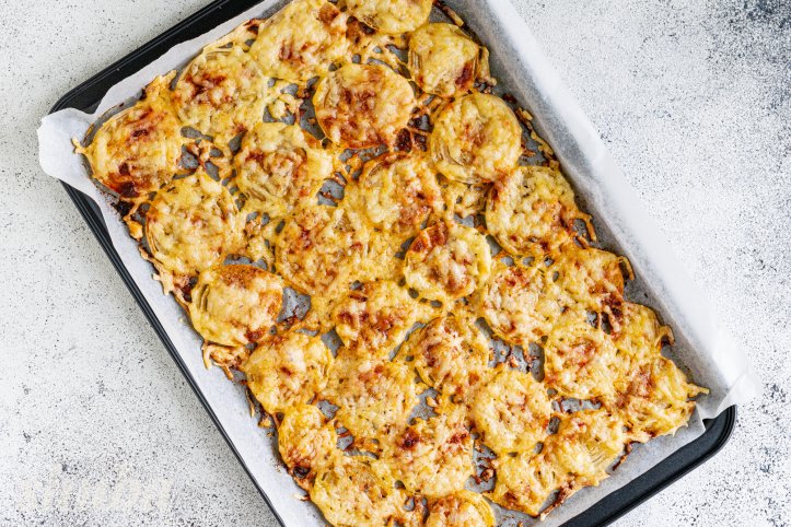 цибуля, запечена під сиром