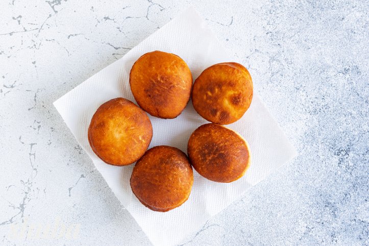 пампухи на паперовому рушнику