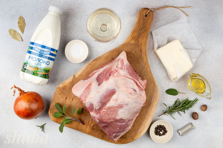 мʼясо, масло, спеції та вино