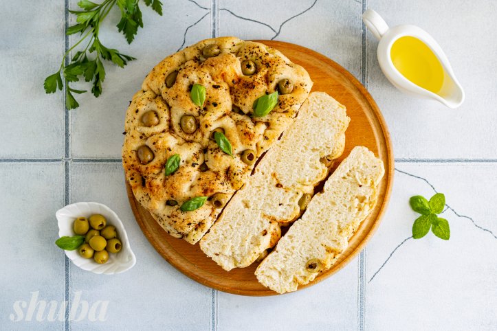 фокача з оливками та спеціями