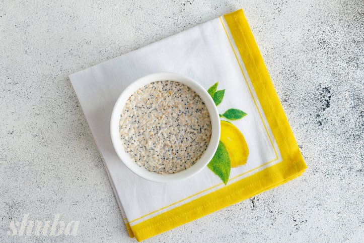 вівсянка у тарілці