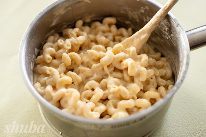 макарони в соусі