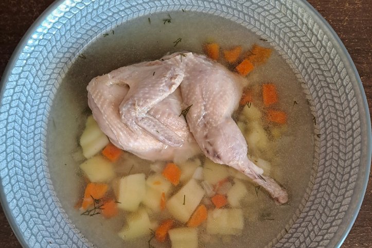 Суп з перепілкою