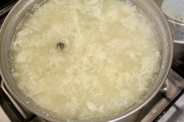 Суп на курячому філе з яйцем