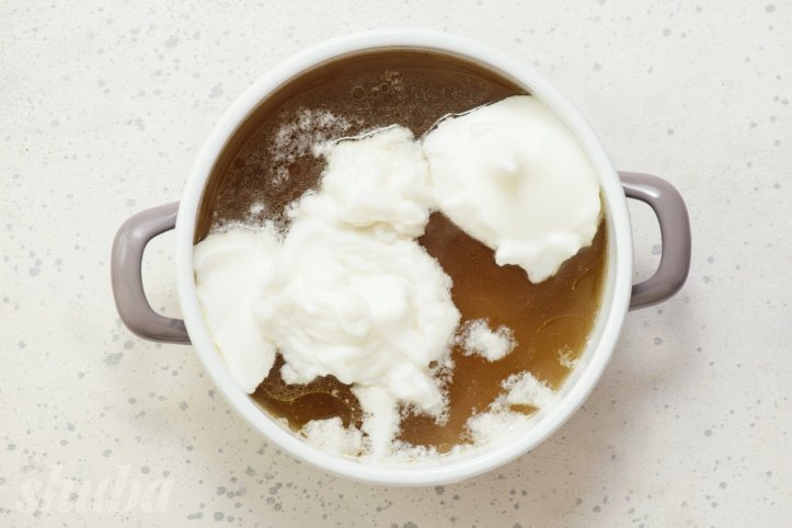 бульйон з білками